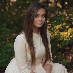 Meet your Posher, Emma